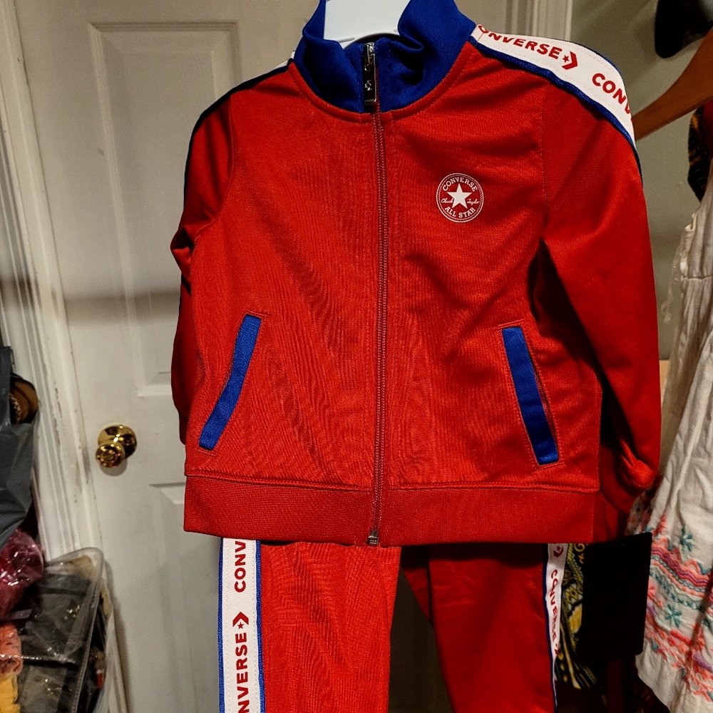 Boys toddler sweatsuit, Converse size 18M